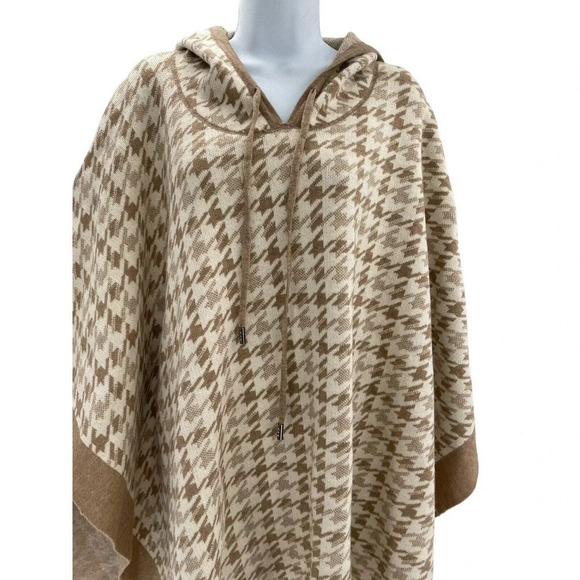 Coco + Carmen Brina Hooded Drawstring Pullover Knit Poncho Carmel Cream One Size - Picture 5 of 16